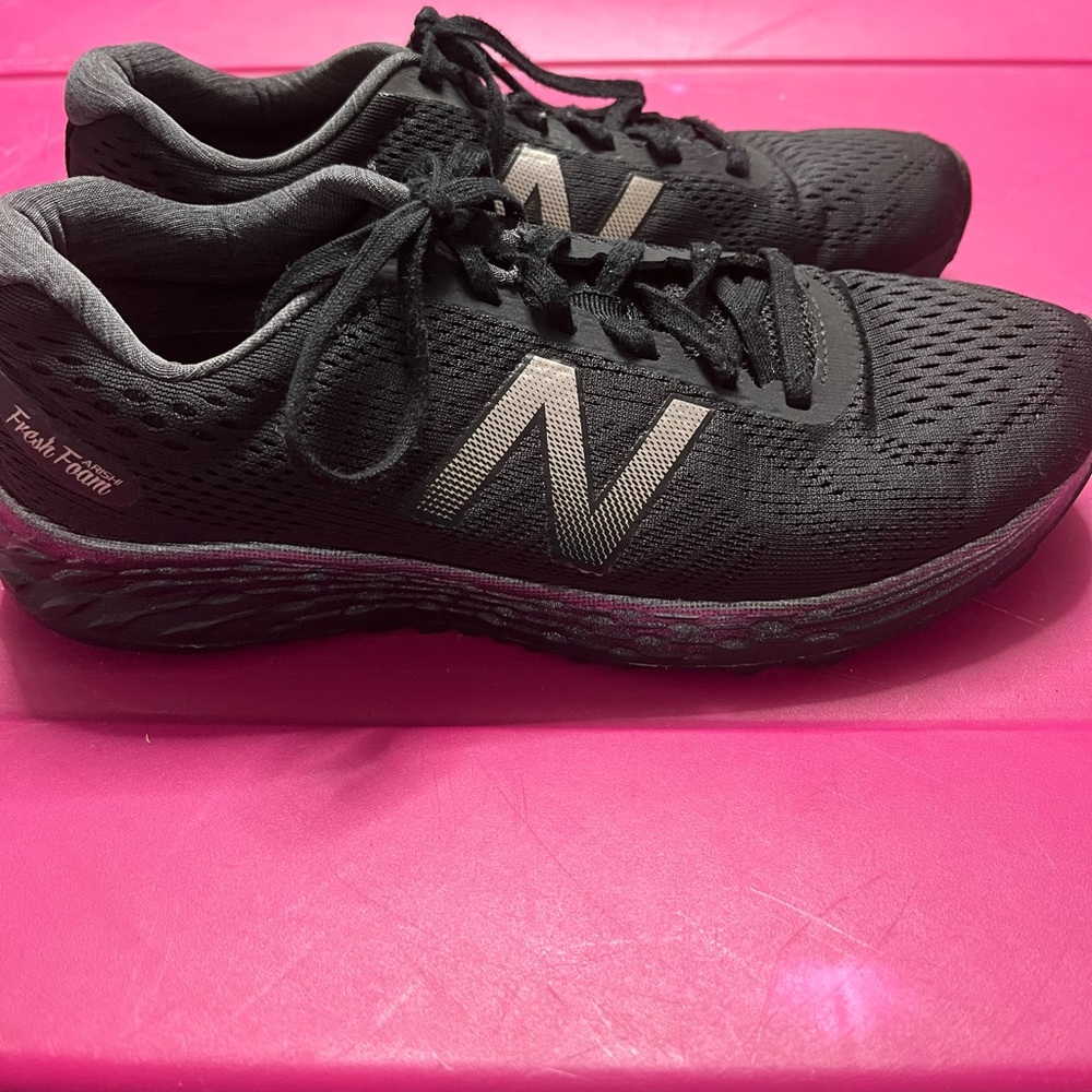 New Balance Black Sneakers Mesh Upper Cushioned Midsole